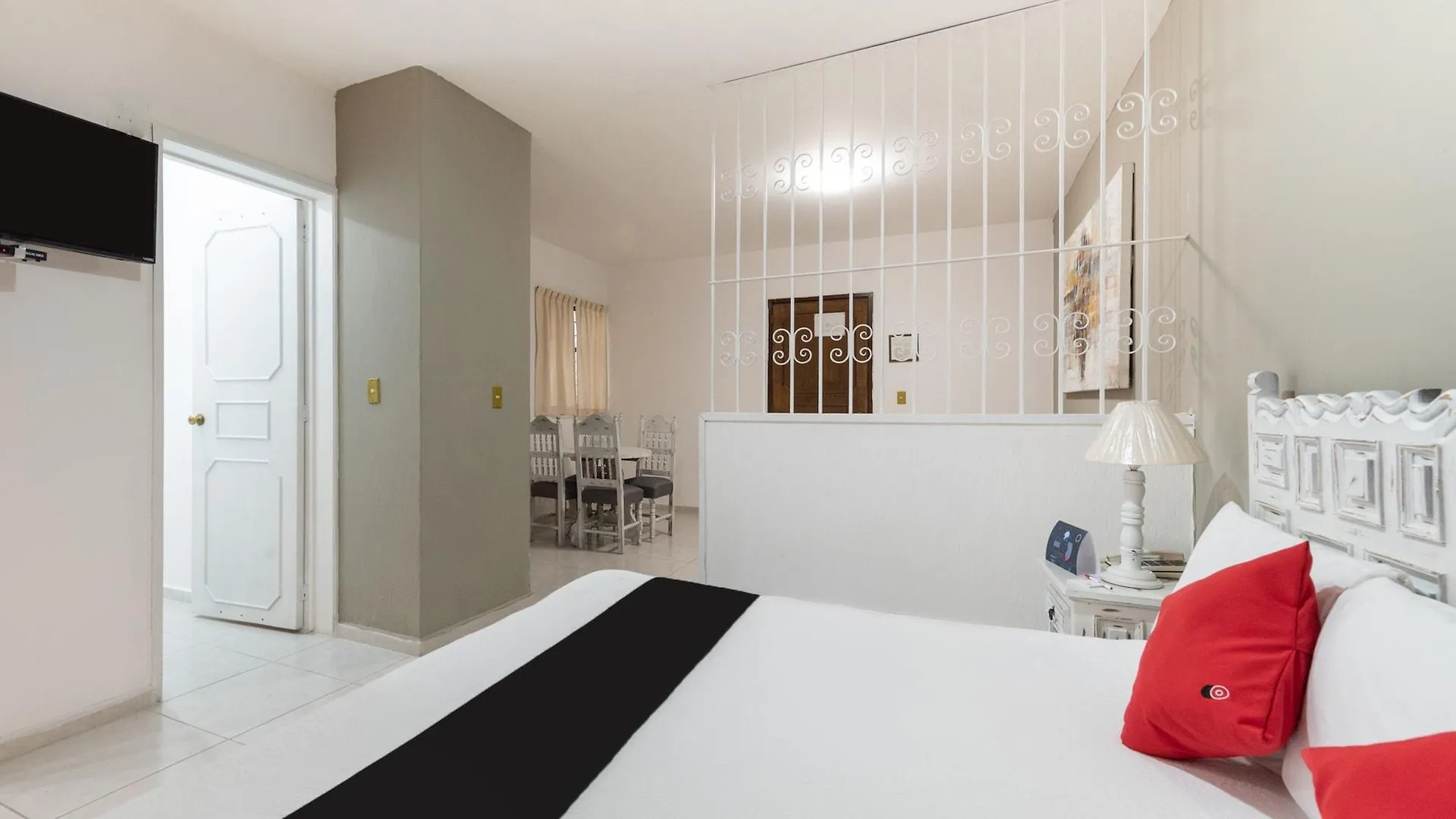 Suites Internacional Zapopan 3*,