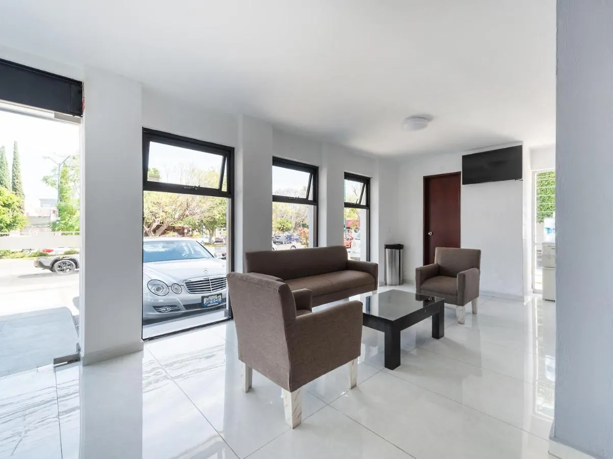 Suites Internacional Zapopan 3*,